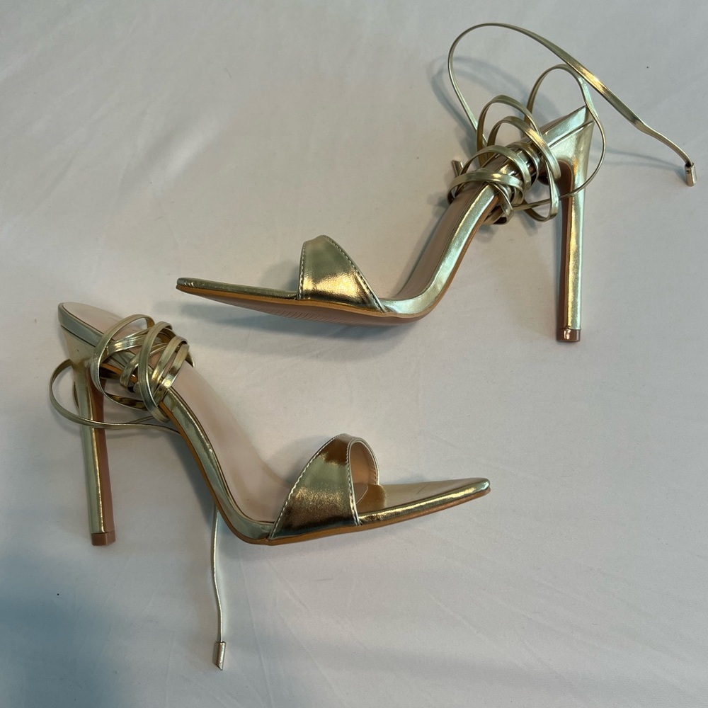 Gold wrap heel